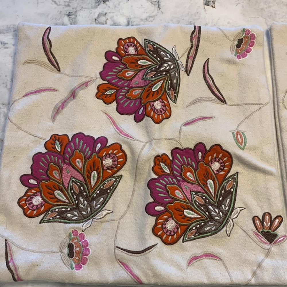 Pillow covers wool embroidered